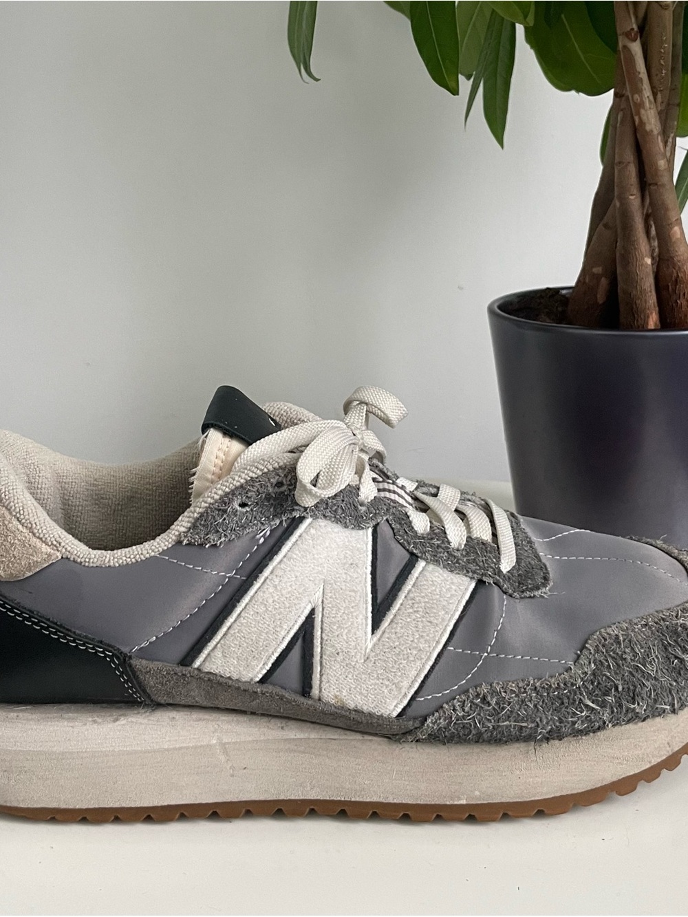 Men Size 9 New Balance Todd Snyder x 237 City Gym Shoes Gray
